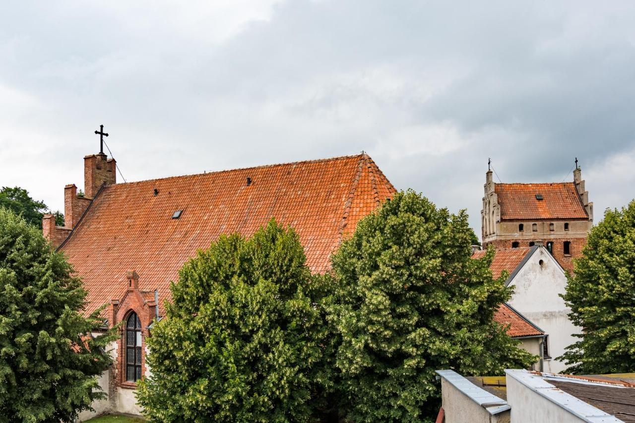 Pokoje Goscinne Przy Rynku Dąbrówno Exterior foto